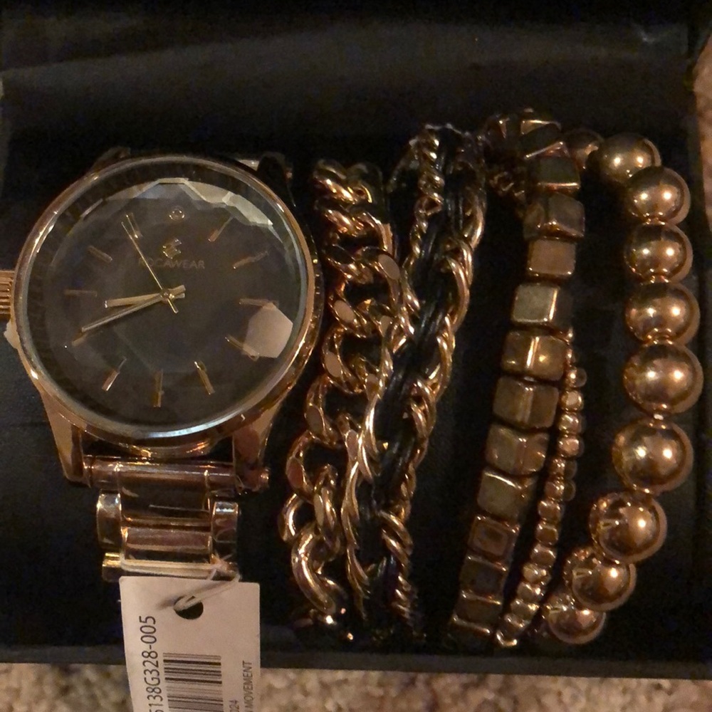 Watch - Picture 2 of 5